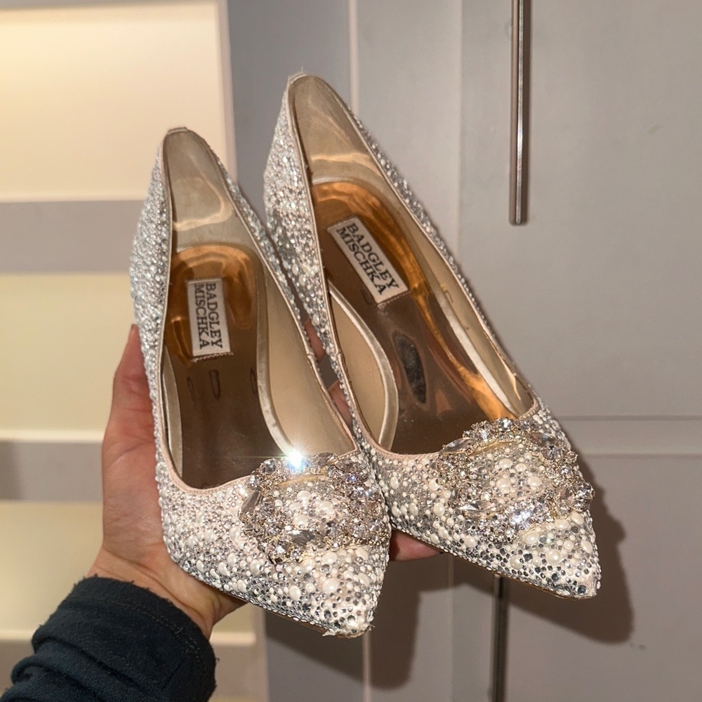 Badgley Mischka Silver Crystal-Embellished Pointed Pumps